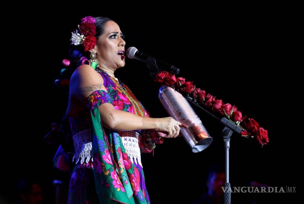 $!Lila Downs participa en el proyecto musical “muy movido”, una mezcla de cumbias y música tropical