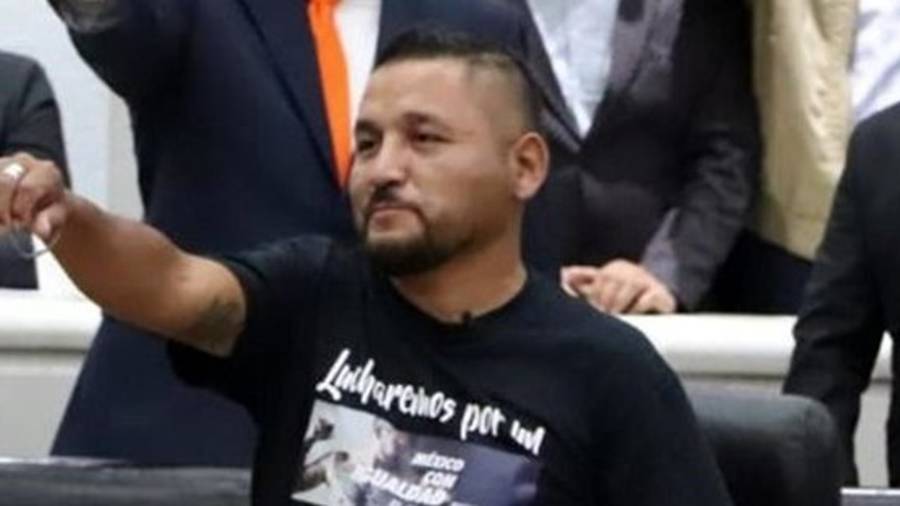 'Vengo como soy, el Congreso no me va a cambiar': El Mijis rinde protesta como diputado local en SLP