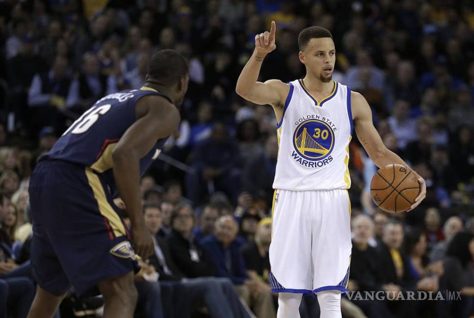 Curry alcanza las 50 victorias seguidas con Warriors como local