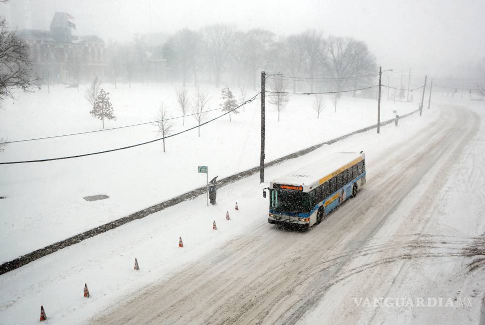 Cientos de personas varadas en carretera de Kentucky