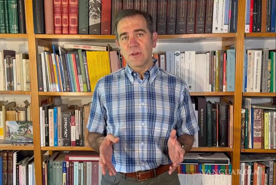 Exhorta Lorenzo Córdova a nuevos consejeros a resistir embates y a ejercer con independencia