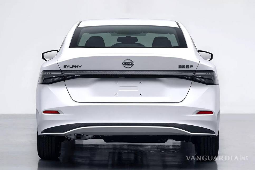 $!El Sentra 2026 muestra una silueta más estilizada y detalles vanguardistas, confirmando el salto estético y tecnológico con el que Nissan busca fortalecer su sedán estrella.