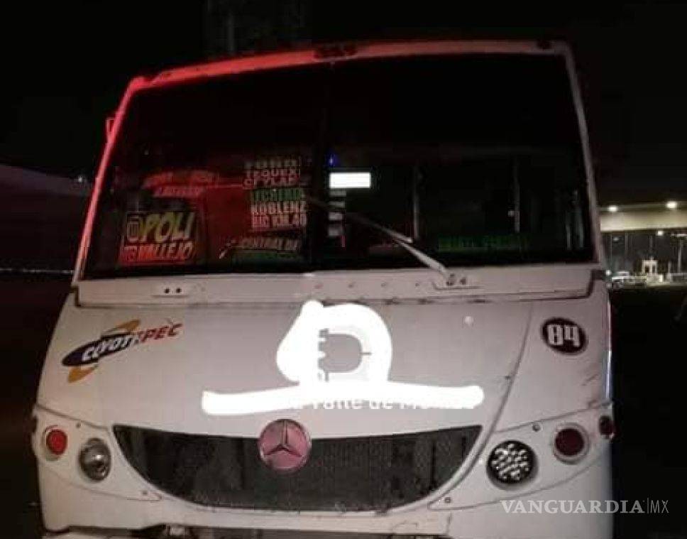 $!Pasajeros desarman a asaltantes y los matan, arrojaron sus cuerpos