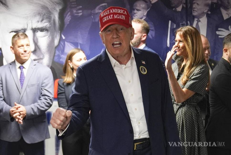 $!143 / 5.000El candidato presidencial republicano, el expresidente Donald Trump, visita la sede de su campaña en West Palm Beach, Florida.