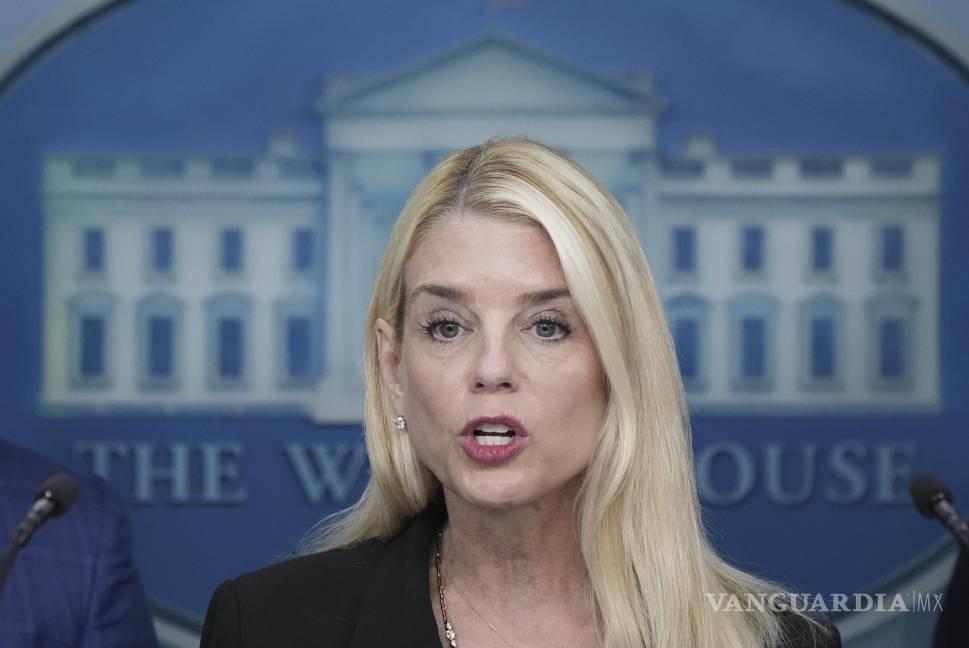 $!Attorney General Pam Bondi, speaks during a news conference with President Donald Trump in the James Brady Press Briefing Room at the White House, Monday, Aug. 11, 2025, in Washington. (AP Photo/Alex Brandon)