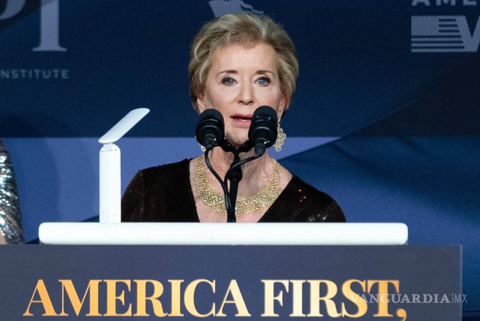 $!Linda McMahon habla durante una gala del America First Policy Institute en su propiedad de Mar-a-Lago en Palm Beach, Florida.