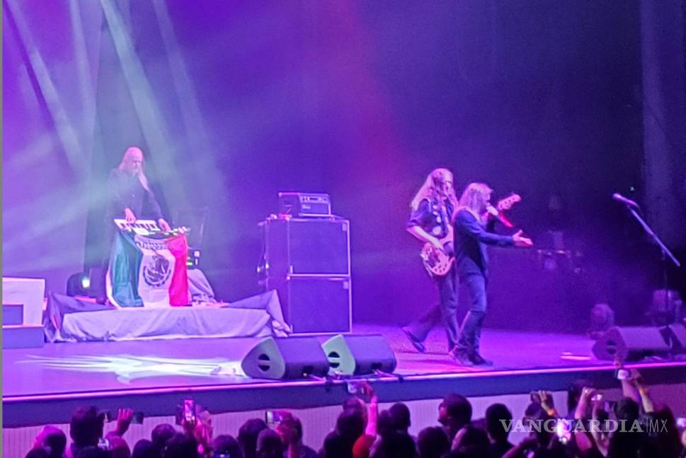 $!La banda finlandesa de power metal melódico Stratovarius ofreció un concierto en Monterrey.
