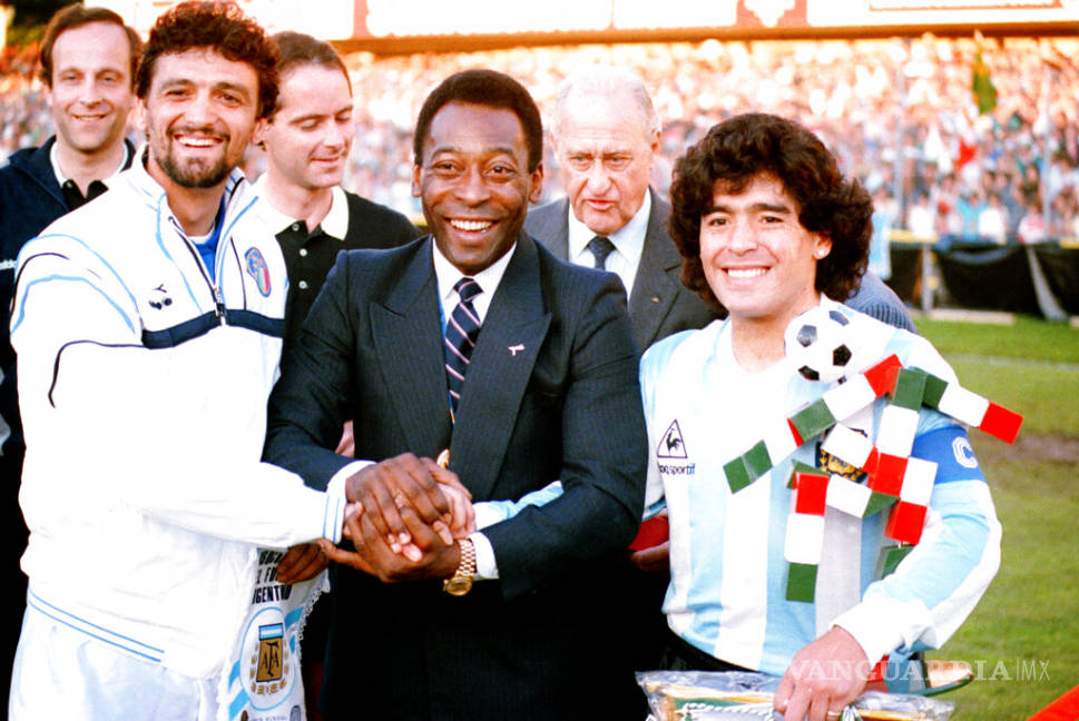 $!'Un día jugaremos en el cielo'; Pelé llora la muerte de su amigo Maradona