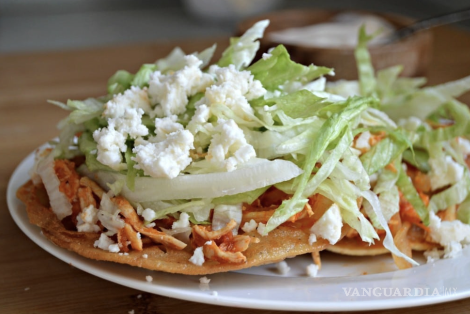 $!Las tostadas de tinga son perfectas para compartir, fáciles de preparar y muy rendidoras.