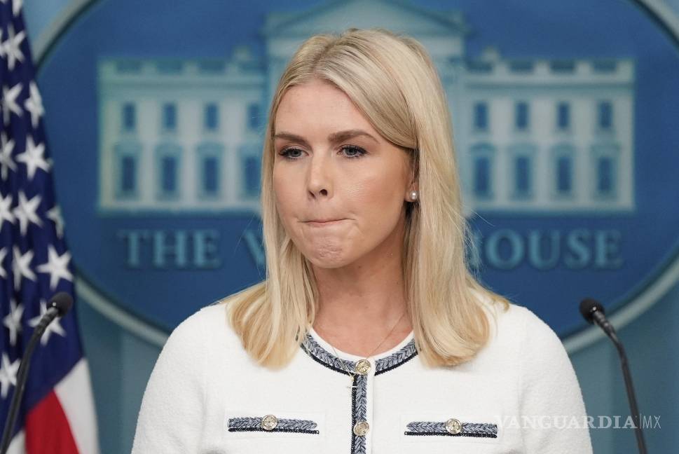 $!La secretaria de prensa de la Casa Blanca, Karoline Leavitt. La Casa Blanca cerró la puerta a los llamados de una investigación adicional sobre la pesquisa de Epstein.