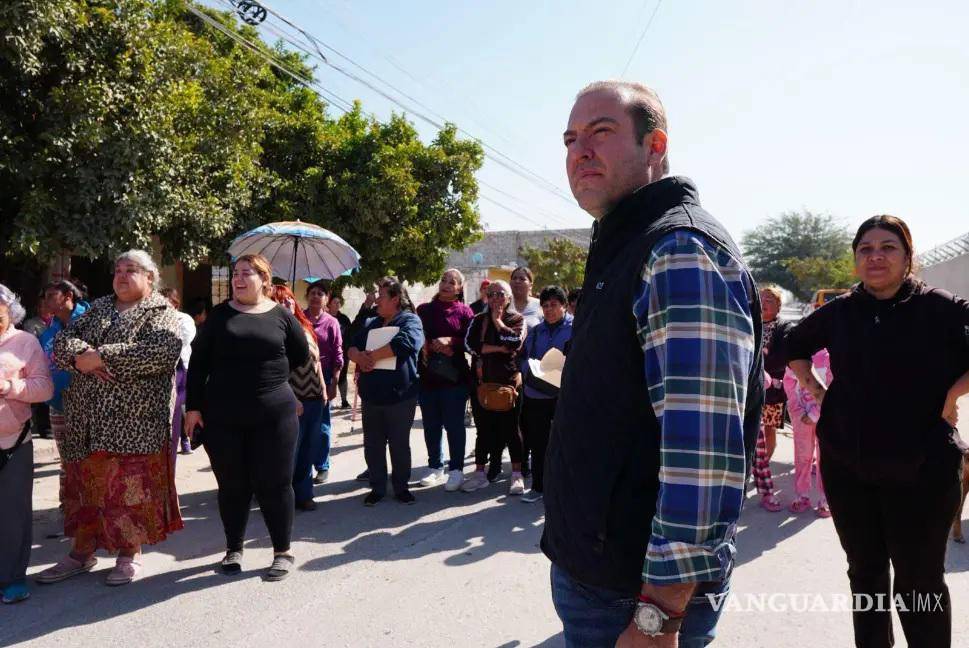 $!Legisladores y vecinos piden a Grupo México y Ferromex una solución definitiva al conflicto por la barda en las vías.