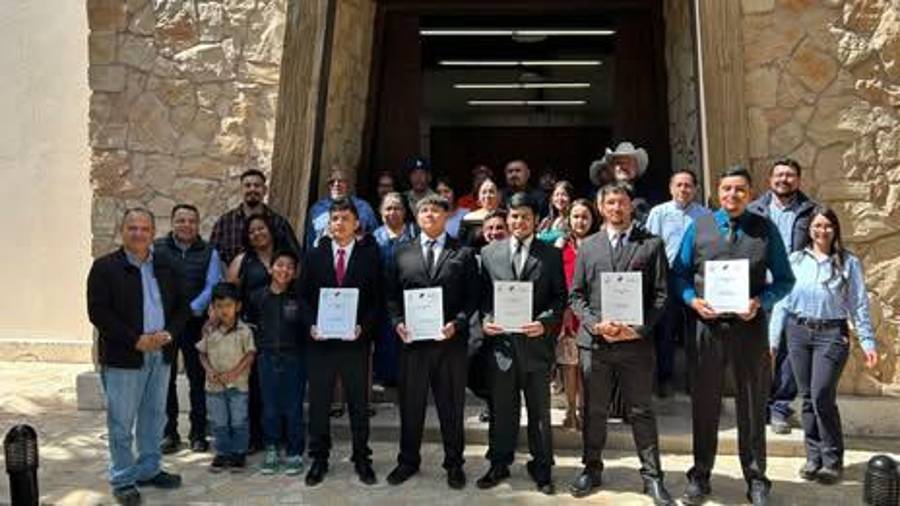 El Centro de Estudios Técnicos de la Laguna del Rey (CETLAR), impulsado por Industrias Peñoles, alcanzó la cifra histórica de 1,131 egresados formados bajo un esquema de becas totales.
