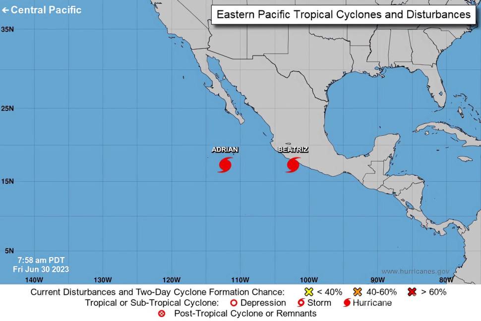 $!Imagen donde se muestra la localización de los huracanes Adrian y Beatriz en el Pacífico mexicano.