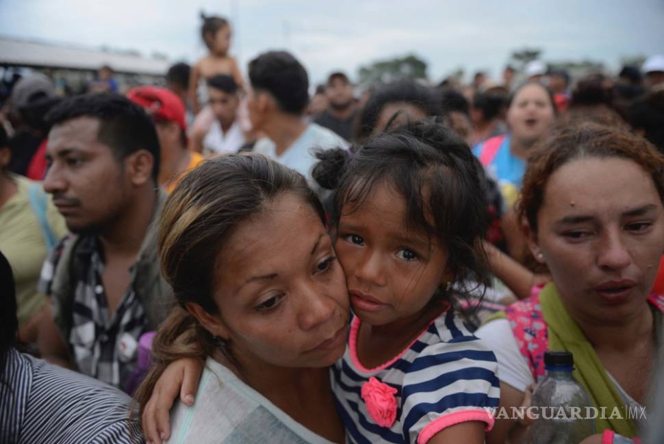 $!Madres de la caravana migrante luchan para dar un futuro a sus hijos