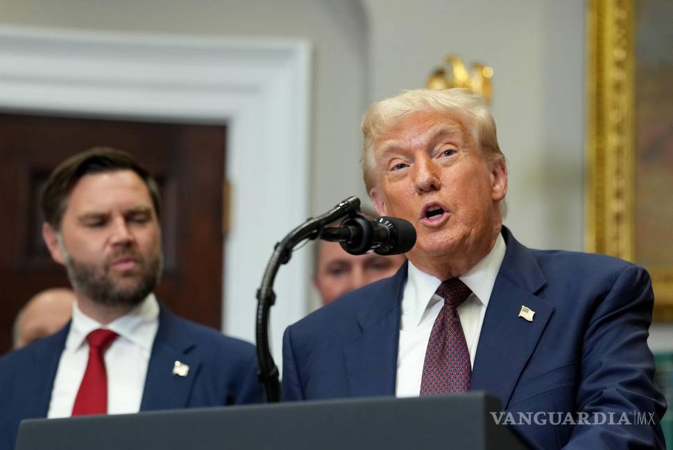 $!Trump redujo a 10 días el plazo para que Putin detenga la guerra en Ucrania, y amenazó con sanciones y aranceles secundarios a los que importen petróleo ruso.