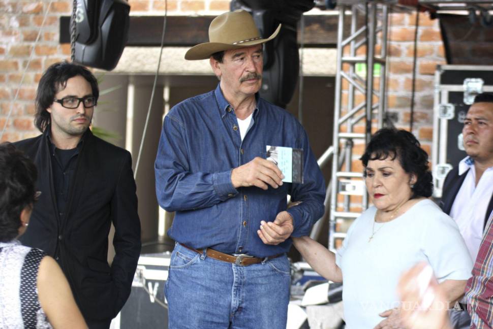 $!23 de marzo de 2014.El ex Presidente de México, Vicente Fox, se reunió con la actriz, Carmelita Salinas en el restorán del Centro Fox. Cuartoscuro
