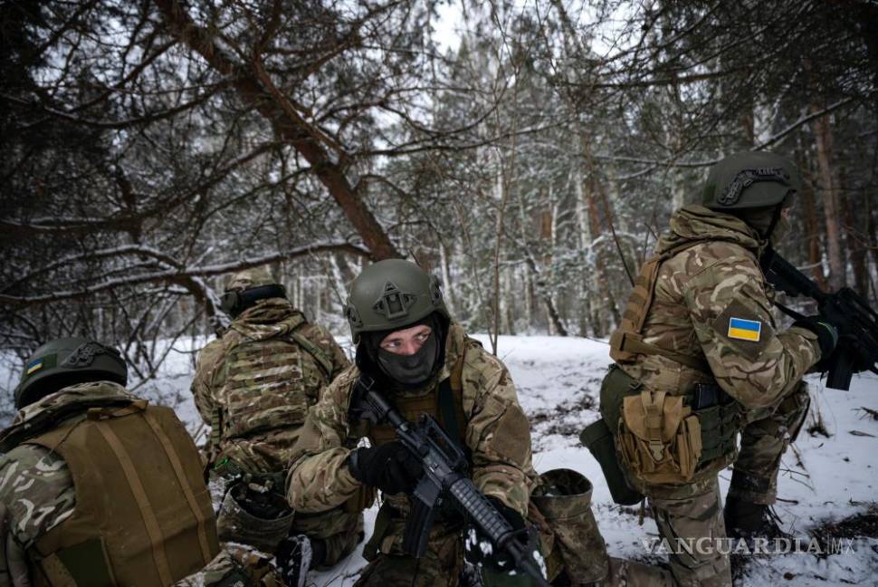 $!Soldados con entrenamiento de la Legión de Rusia Libre en la región de Kiev en Ucrania.