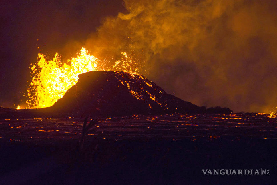 $!La lava destruye dos edificios de planta geotérmica en Hawai