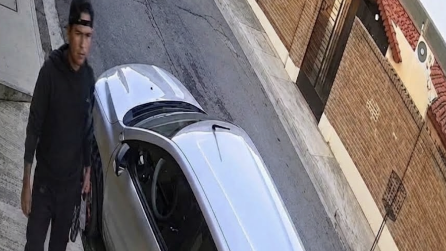 Este caso se suma a otro robo registrado recientemente en la Zona Centro, donde fueron sustraídos casi 30 mil pesos de una camioneta Dodge Ram.