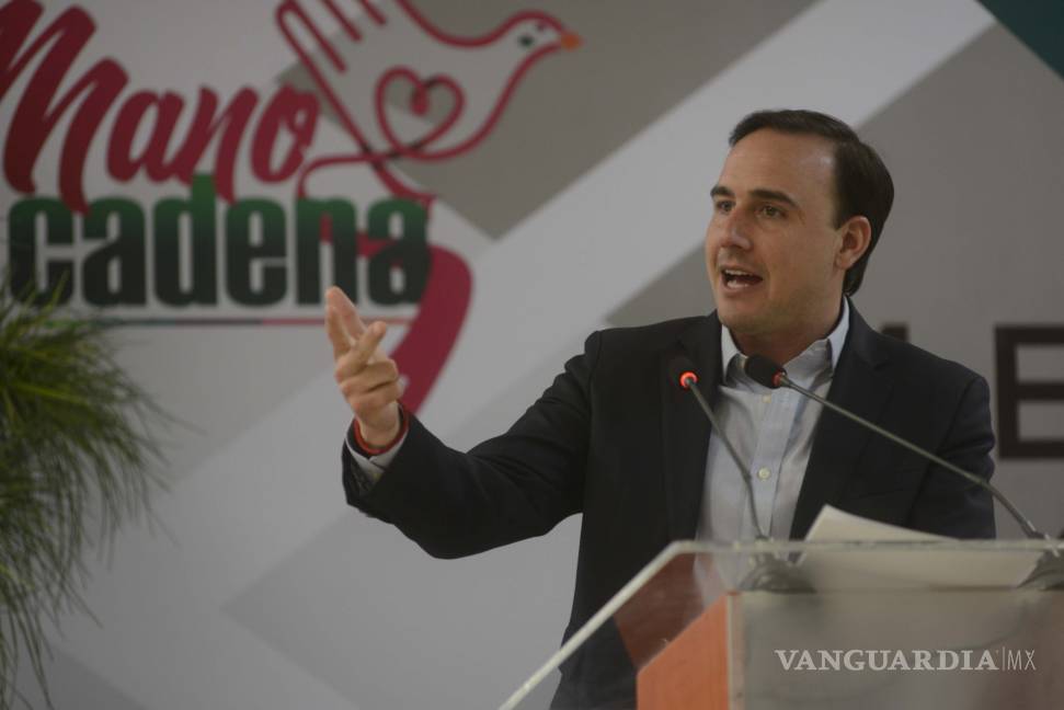 $!Manolo Jiménez entrega apoyo a emprendedores de Saltillo