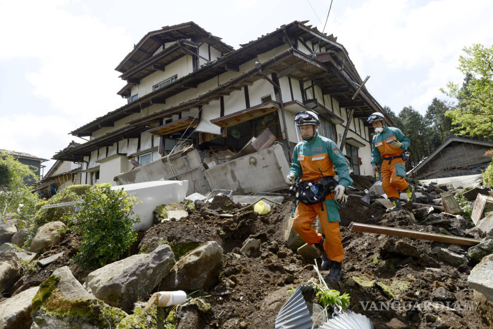 $!Japón alerta que más de 4 mil casas están en riesgo de derrumbarse tras serie sismos