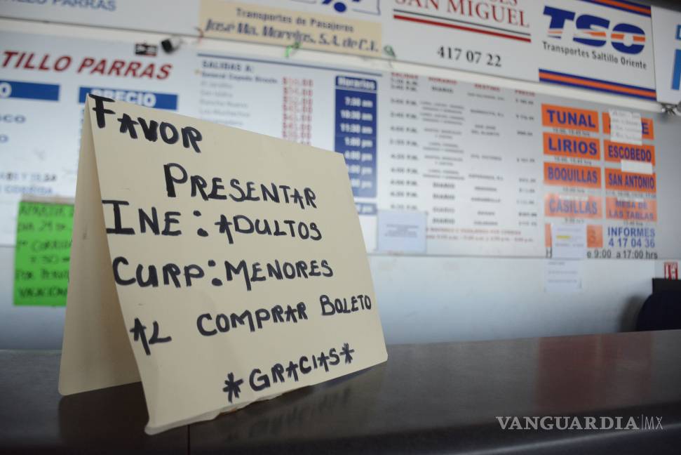 $!Padres de familia que no presenten CURP y acta de nacimiento de menores no podrán adquirir boletos en Central de Autobuses de Saltillo