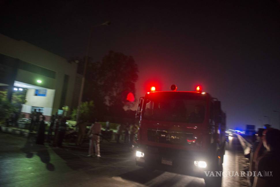 $!Al menos 12 heridos en explosión en almacén cerca de aeropuerto de El Cairo
