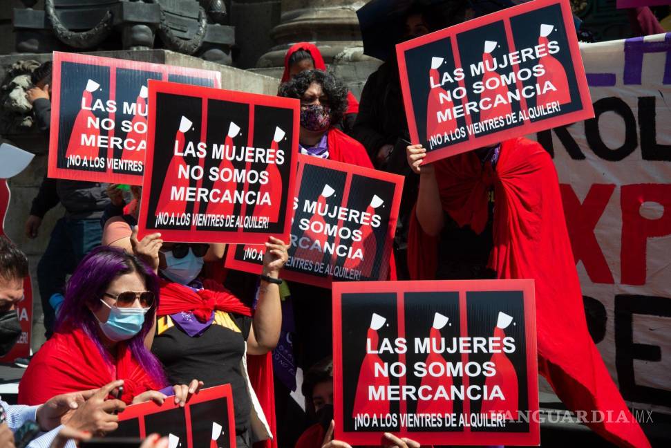 $!15/02/2022.- Protesta de feministas en CDMX para rechazar las iniciativas que buscan reconocer la maternidad subrogada como derecho.
