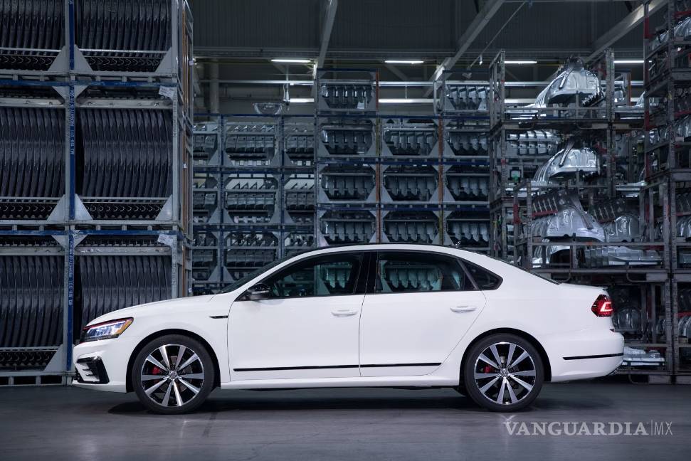 $!Volkswagen Passat GT con nuevo rostro deportivo y motor VR6
