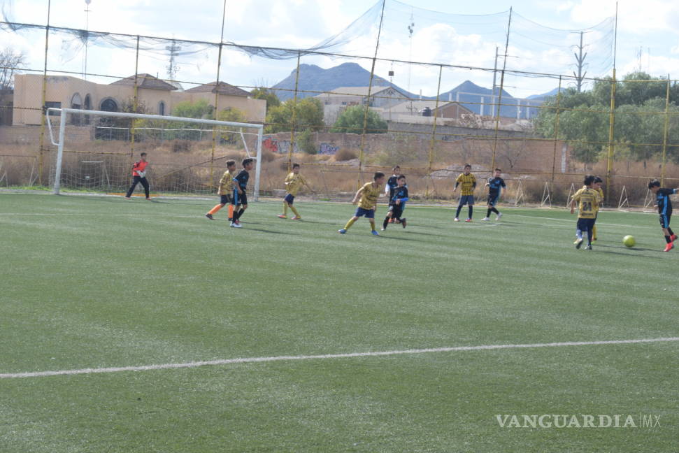 $!Colegio San José le da la vuelta a Pumas Saltillo y sacan una importante victoria en la Copa Navideña Rayados Saltillo