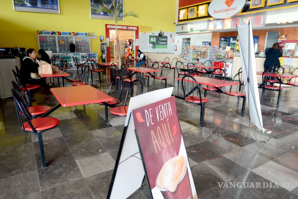 Negocios de Saltillo bajan la guardia contra la influenza; no colocan ni siquiera gel antibacterial