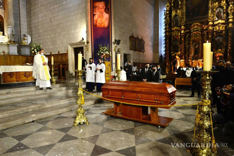 $!Será a lo largo del domingo que se realizarán dos misas más para despedir y recordar al obispo.