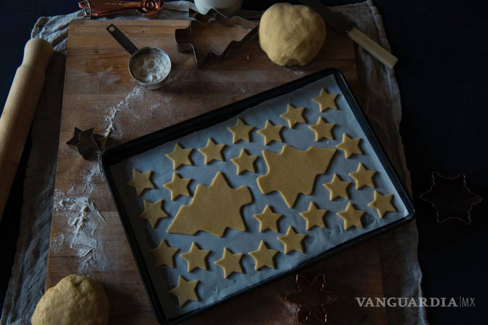 $!Las ‘Cinnamon Stars’, unas galletas con forma de luna y estrellas cubiertas con merengue, dignas de la Reina Isabel II y perfectas para Navidad.