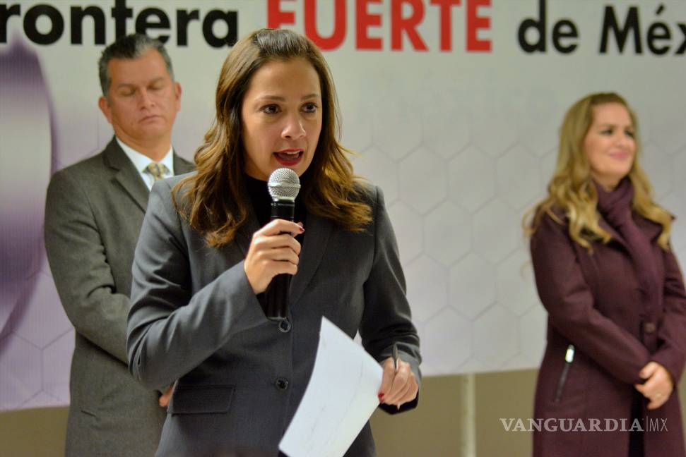 Aparecen narcomantas en Piedras Negras; alcaldesa suspende actividades y convoca a reunión urgente