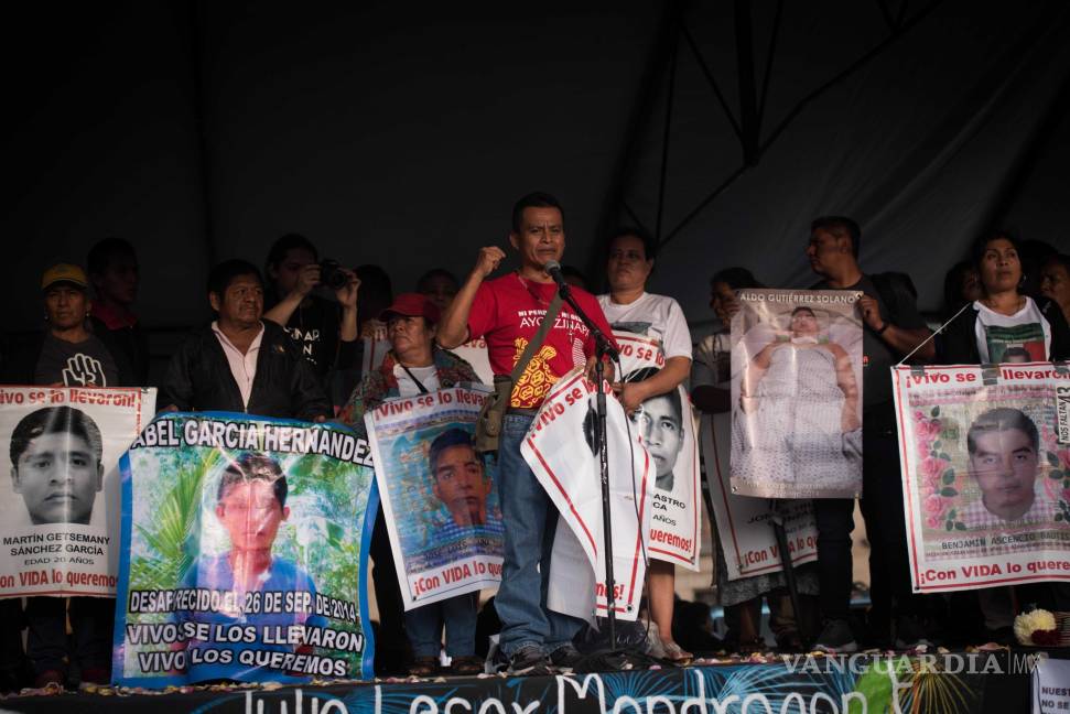 $!&quot;Seguiremos exigiendo justicia&quot;, dicen padres de los 43 normalistas de Ayotzinapa