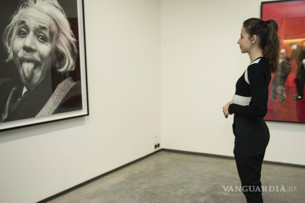 $!La cabellera alborotada de Einstein, su bigote y su aspecto desaliñado, junto a la popular foto con la lengua fuera, se ha replicado en infinidad de ocasiones.