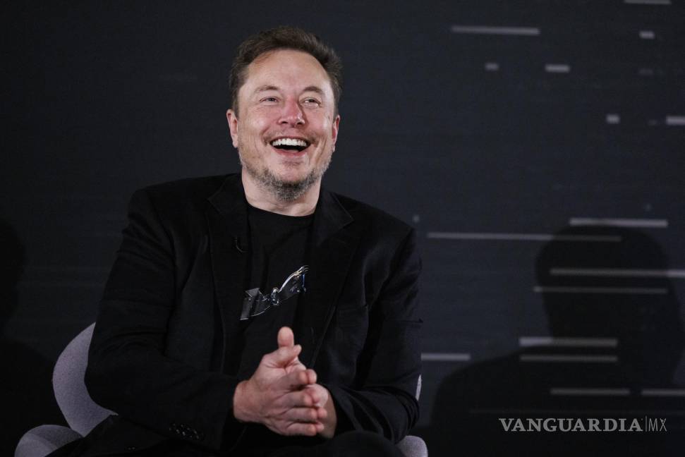 $!Elon Musk durante un conversatorio con el primer ministro del Reino Unido, Rishi Sunak, en Londres, Reino Unido.