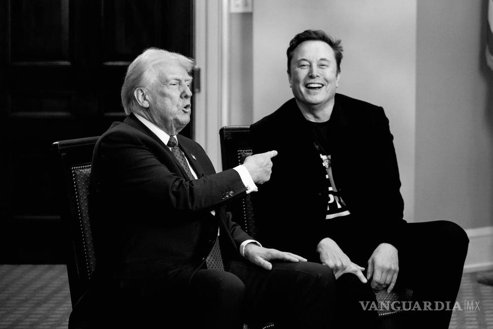 $!Fotografía tomada de la cuenta X del subdirector del gabinete de la administración de Donald Trump, Dan Scavino, de Trump y Elon Musk en una entrevista.