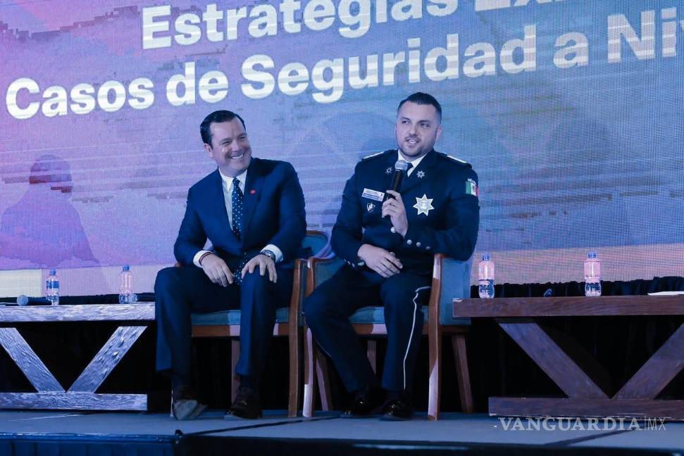 $!Federico Fernández Montañez durante su exposición en la Ciudad de México.