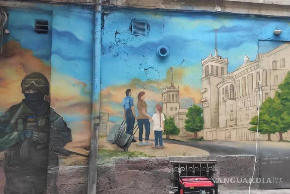 $!Un mural decora el exterior del centro de ayuda a los desplazados de Mariúpol en Leópolis,Ucrania.