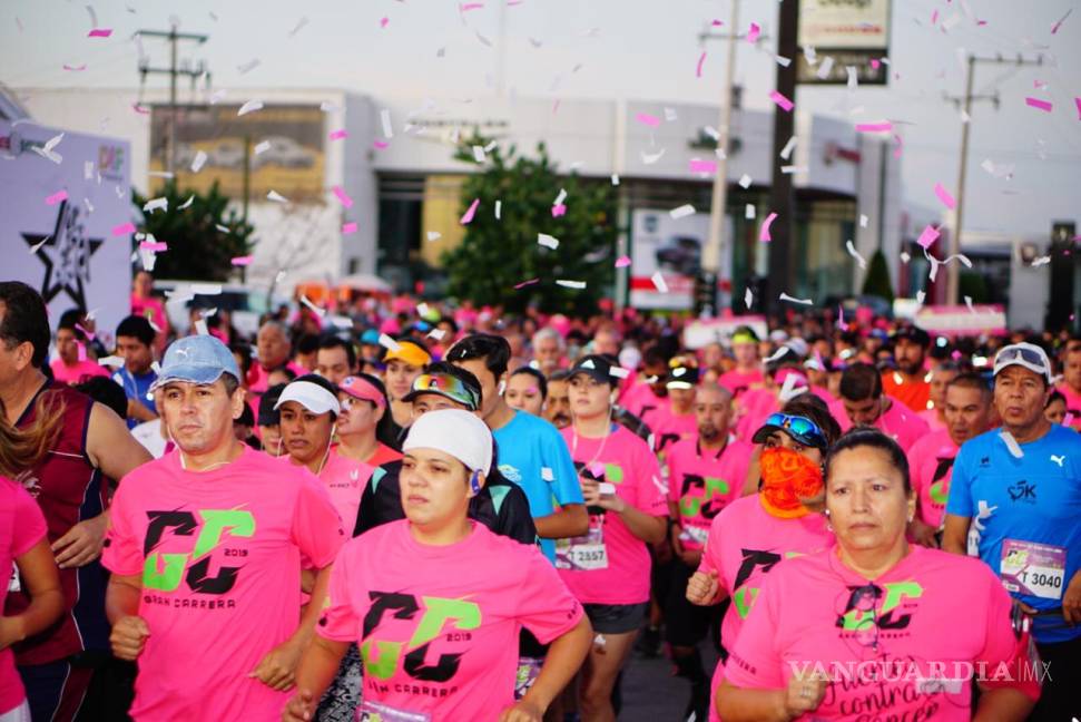 $!Más de 5 mil laguneros corrieron en la carrera 'Coahuila, fuertes contra el cáncer'
