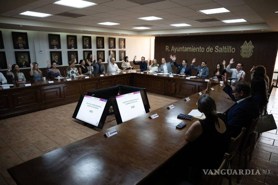 $!Javier Díaz destacó que las obras contempladas se enfocarán en servicios básicos como drenaje, agua potable, electrificación, techos, comedores públicos, pavimentación y espacios deportivos.