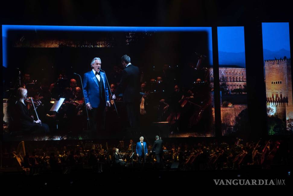 $!Andrea Bocelli pinta con su voz una obra de arte aunado de la Orquesta Filarmónica del Desierto de Coahuila