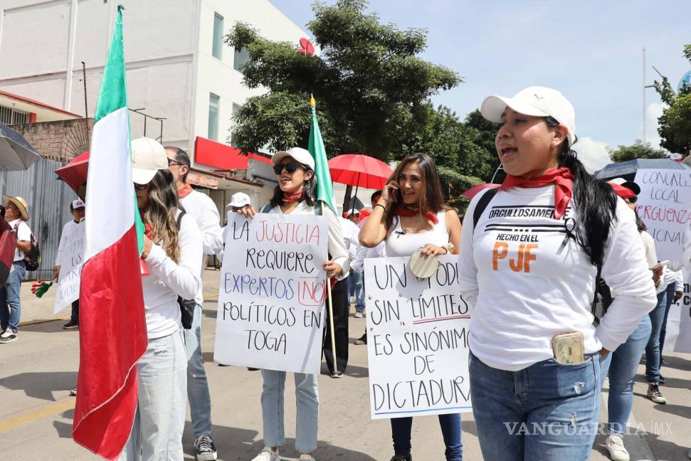 $!Pese a las advertencias de expertos, empresarios y socios comerciales, el gobierno federal impulsó esta enmienda.