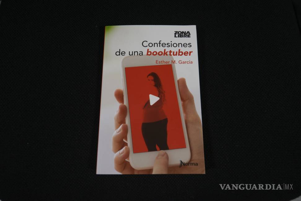 $!'Confesiones de una booktuber': Humor negro, gordura y popularidad