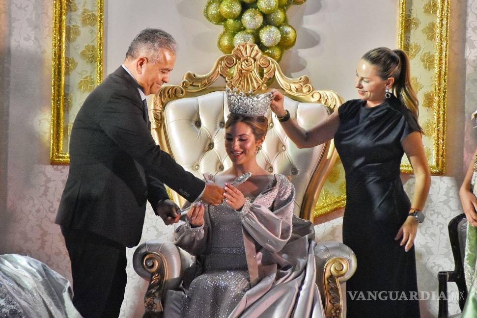 $!En la coronación de la Reina y la Princesa de la Feria.