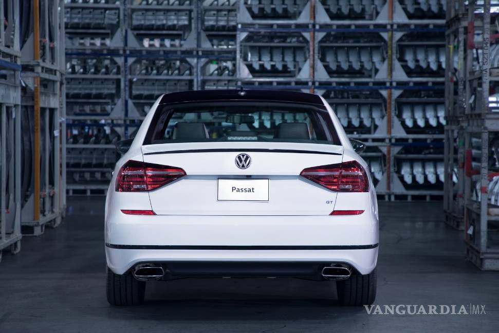 $!Volkswagen Passat GT con nuevo rostro deportivo y motor VR6