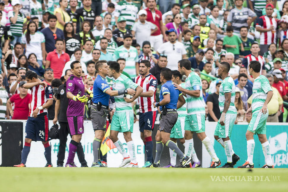 $!Santos Laguna no puede ganar en el Apertura 2016, ahora pierde contra Chivas