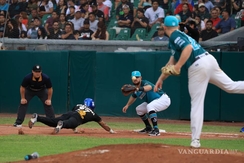 $!Charros se mantiene con vida en la lucha por la postemporada tras un duelo intenso en Saltillo.