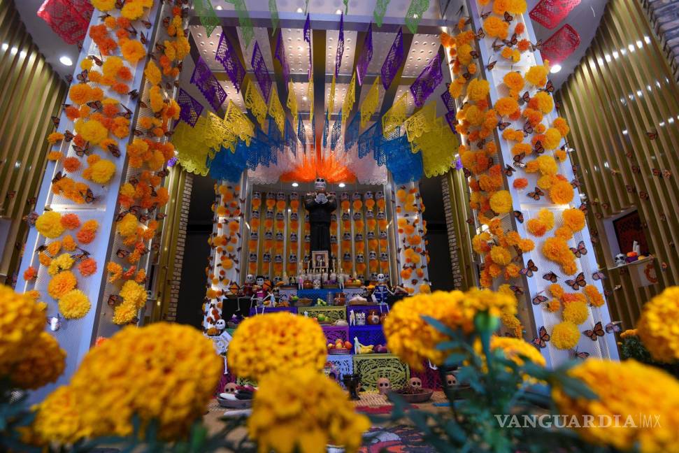 $!Las flores de cempasúchil, son esenciales en un altar de muertos.